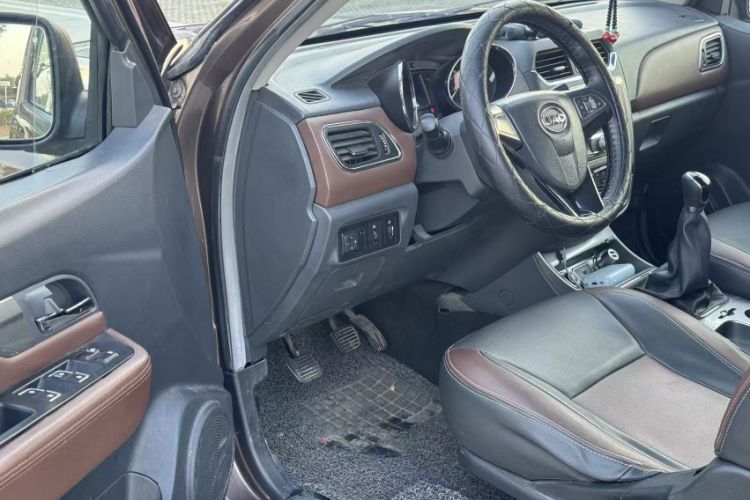 Used JAC V7 2018 2.0T Two-Wheel-Drive Comfort Version with Long Wheelbase D19TCIE13