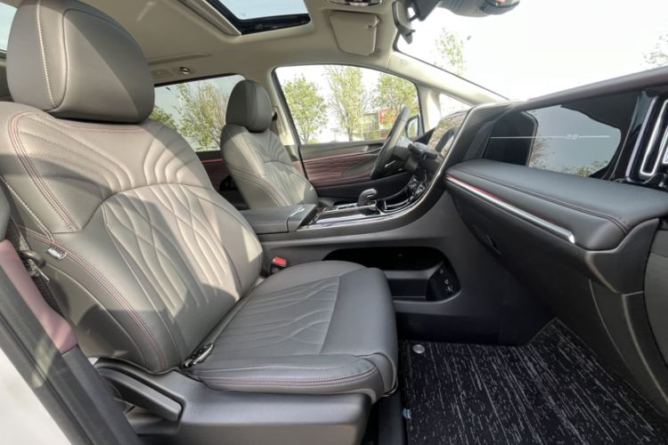 Used GAC Trumpchi M8 2024 Master Series 400T Prestige Edition Interior 11