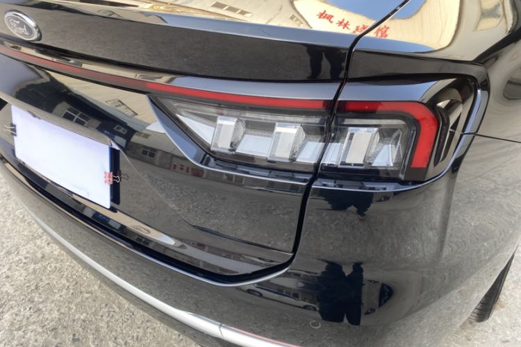 Used Ford Mondeo 2025 2.0T EcoBoost Luxury Version
