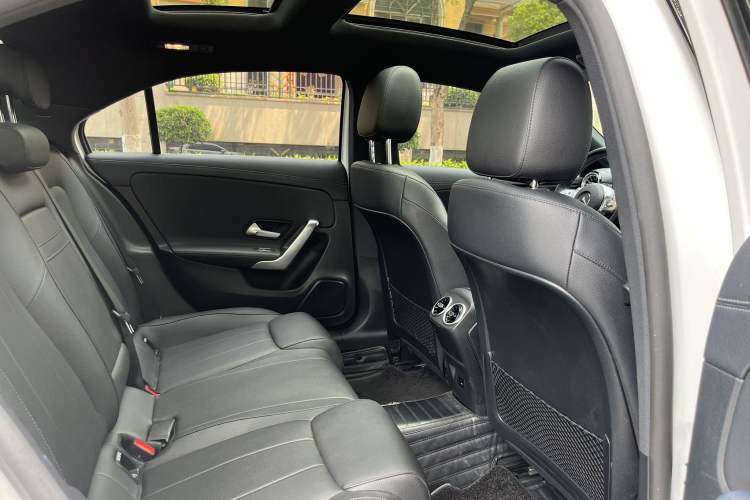 Used Mercedes-Benz A-Class 2022 Restyled A 200 L Sport Sedan Fashion Version Interior 8