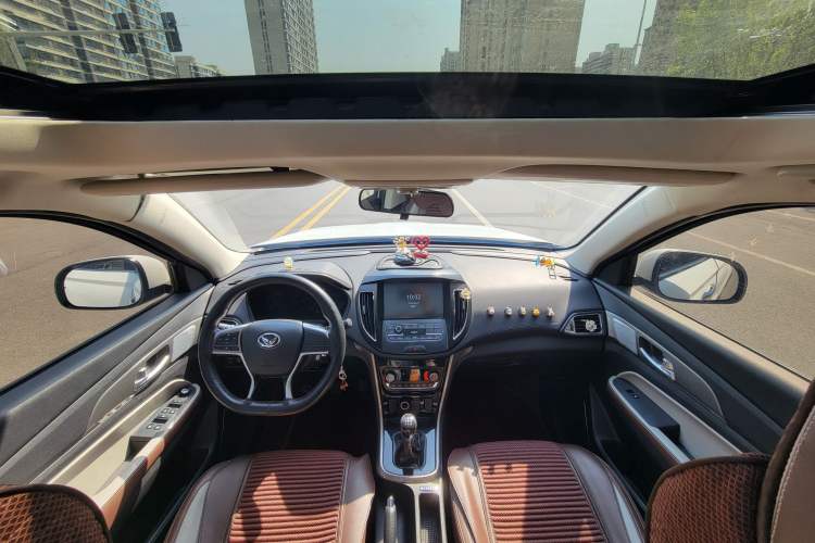 Used HYOSOW S5 2017 1.3T Manual Luxury Model Interior 3