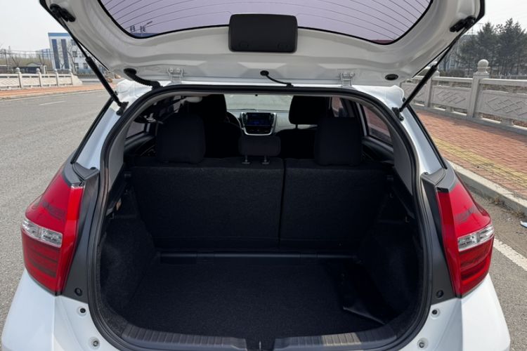 Used Toyota YARiS L Zhi Xuan 2016 Revised 1.5E CVT Charming Edition Trunk