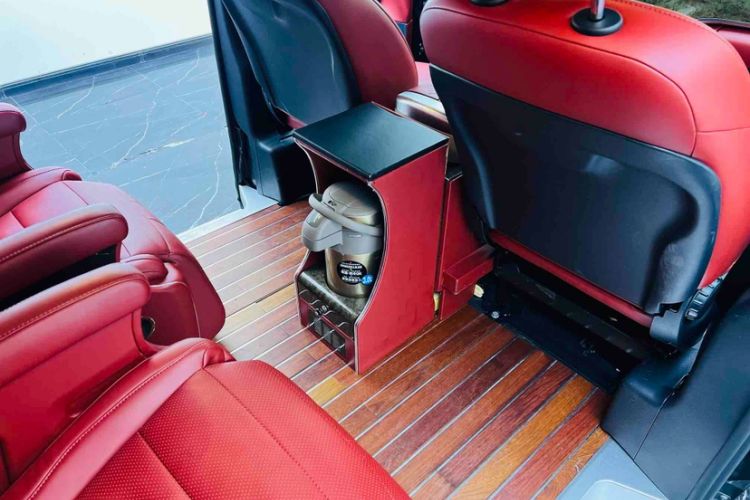 Used Mercedes-Benz V-Class 2018 V250 2.0T Extended Version 5.37 meters Middle East Edition