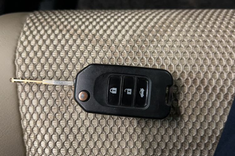 Used Honda Jade 2013 1.8L automatic Comfort version 5 seats
