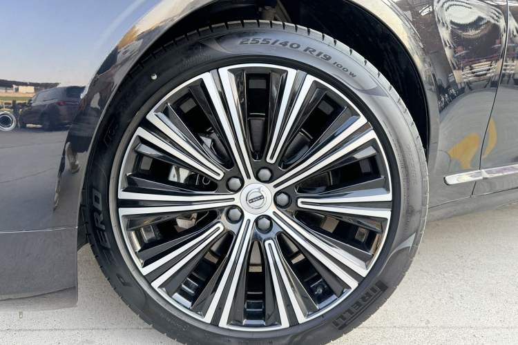 Used Volvo S90 2024 B5 Luxury Smart Edition