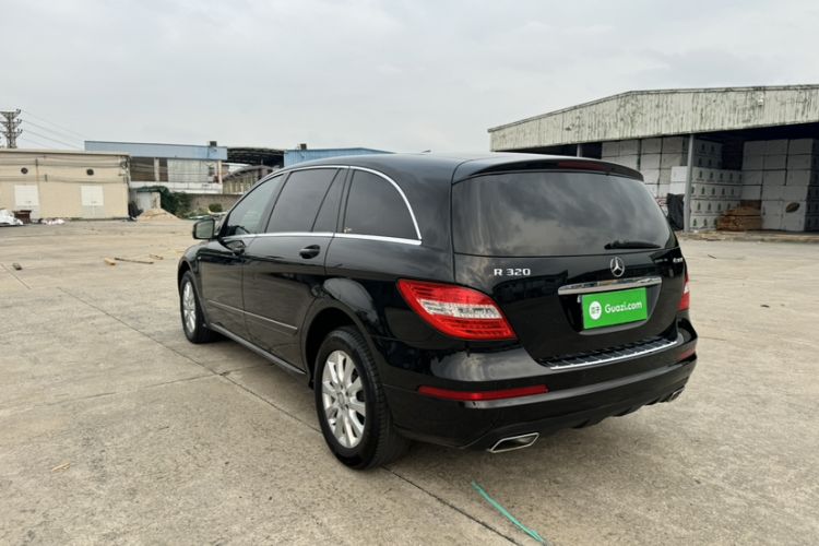 Used Mercedes-Benz R-Class 2017 R 320 4MATIC Business Edition Prestige Model Exterior 3