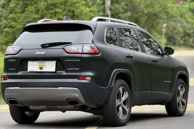 Used Jeep Cherokee 2019 2.0T Four-Wheel Drive Explorer Edition China V