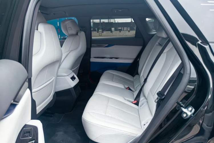 Used Cadillac OPTIQ 2024 Standard Range Version
