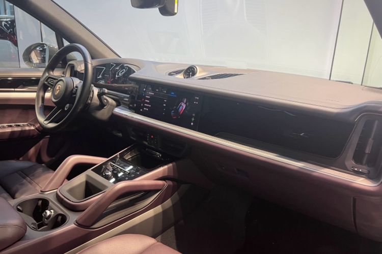 Used Porsche Cayenne 2024 Cayenne 3.0T Interior 8