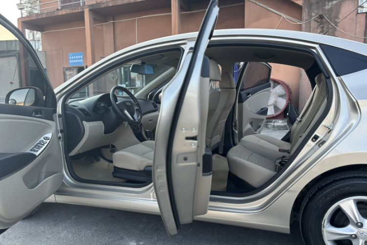 Used Hyundai Verna (older generation) 2014 1.4L Automatic Smart GLS
