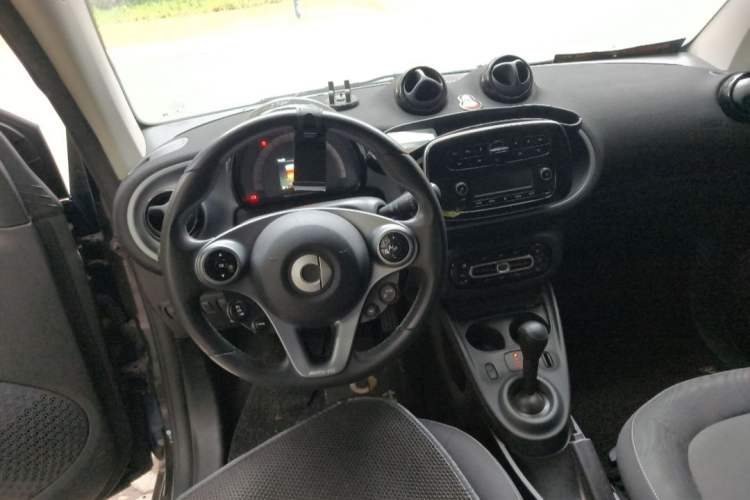 Used smart fortwo 2015 1.0L 52 kW Hardtop Passion Edition