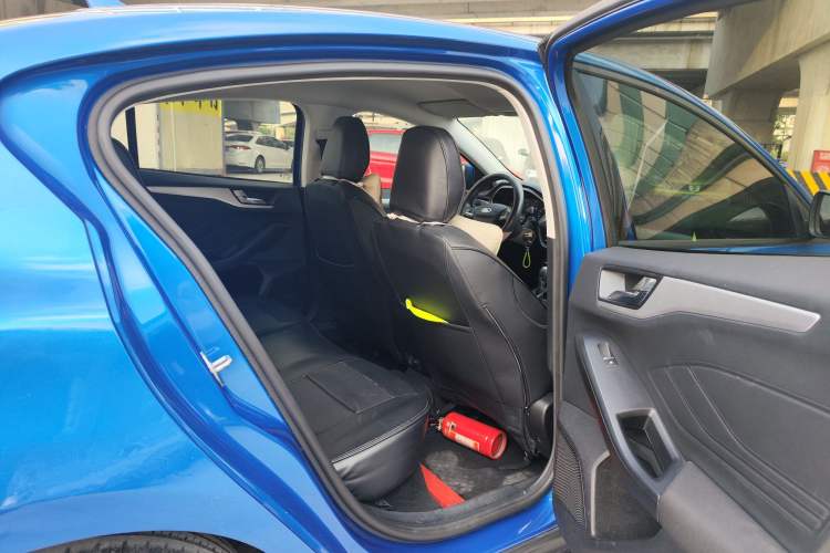 Used Ford Focus 2019 Sedan 1.5L Automatic FENGYUE Model China V Standard