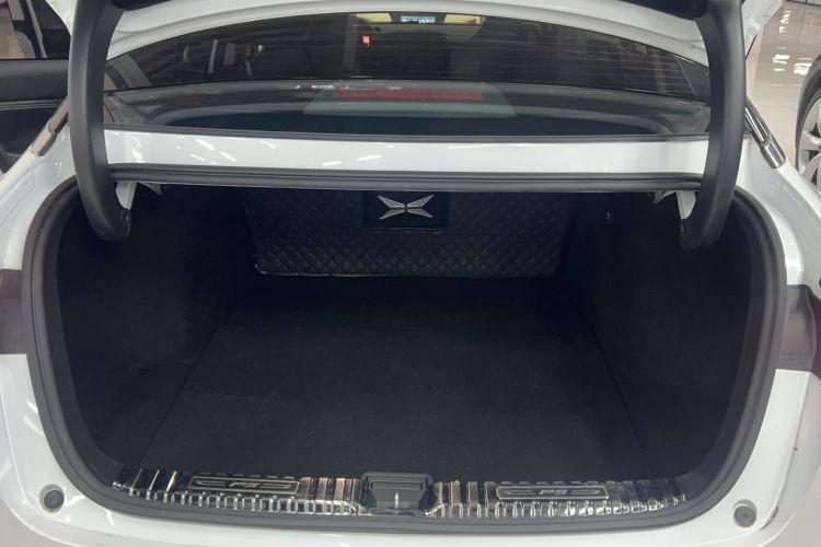 Used XPeng P5 2021 460G Trunk