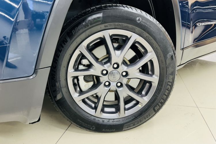 Used Jeep Cherokee 2020 2.0L Two-Wheel Drive Classic Sports Edition