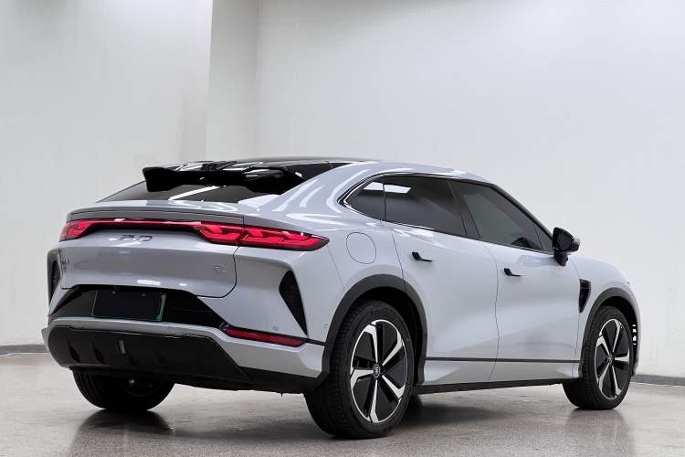 Used BYD Song L EV 2025 662 km Advanced Intelligent Driving Version
