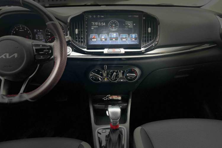 Used Kia kx1 Stonic 2021 1.4L CVT Fun Edition Gear Lever