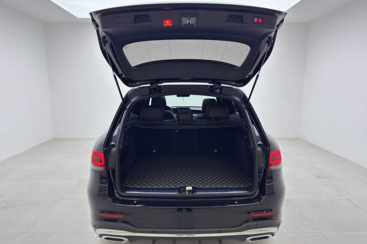 Used Mercedes-Benz GLC 2022 Second Facelift GLC 260 L 4MATIC Luxury Edition Interior 6