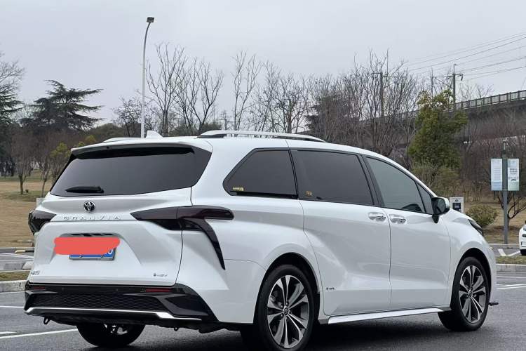 Used Toyota Granvia 2024 2.5L Hybrid Flagship ULTRA Edition
