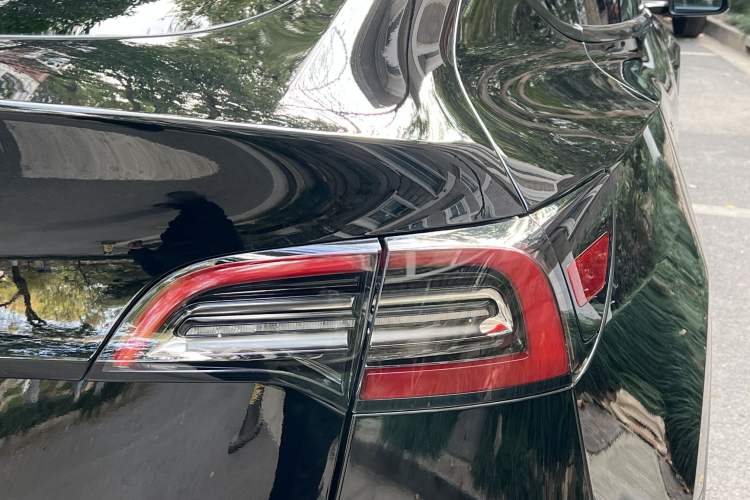 Used Tesla Model Y 2021 Long-Range All-Wheel-Drive Version