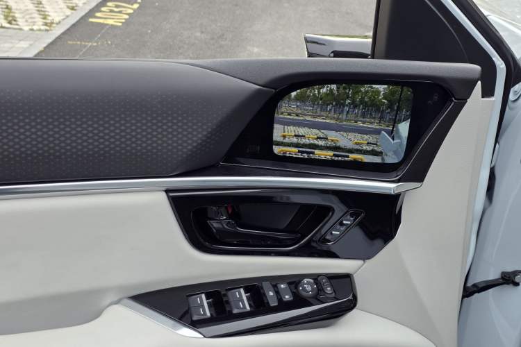 Used Honda P7 2025 Rear-Drive Long-Range Pro