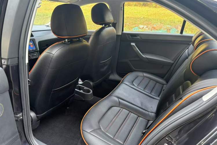 Used Volkswagen Santana 2015 1.4L Manual Fashion Edition Interior 3