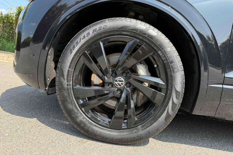 Used Volkswagen Touareg 2022 3.0 TSI Luxury Edition Black Diamond Sport Package
