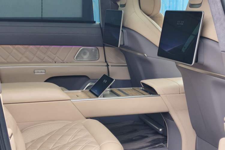 Used Nio ET9 2025 100kWh Signature Edition Interior 2