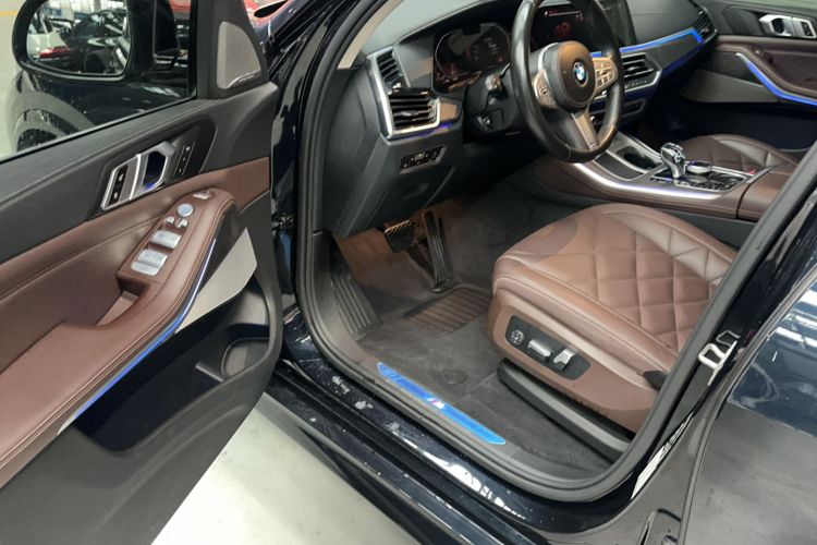 Used BMW X5 2022 Restyled xDrive 30Li Luxury Version M Sport Package
