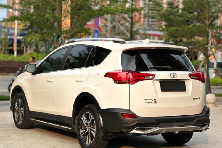 Used Toyota RAV4 2015 2.0L CVT Two-Wheel Drive Urban Edition