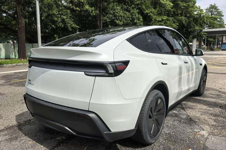 Used Tesla Model Y 2025 Updated Version Long-Range All-Wheel Drive