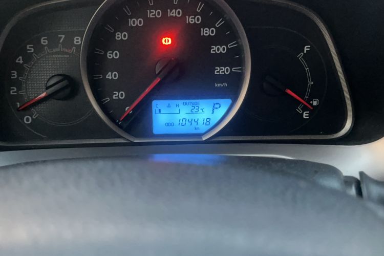 Used Toyota RAV4 2016 2.0L CVT Two-Wheel Drive Fashion Edition China V Standard Odometer Close Up