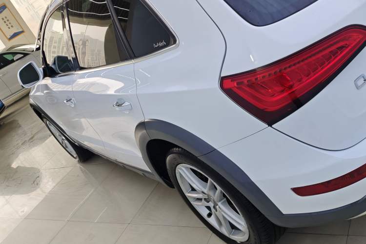 Used Audi Q5 2018 Collector's Edition 40 TFSI Technology Model