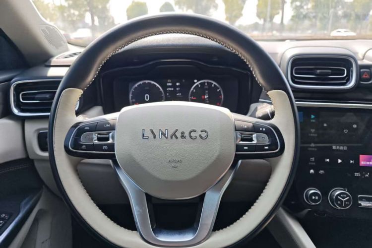 Used Lynk & Co 02 2018 1.5T DCT Two-Wheel Drive Zhaopu Version China V Standard
