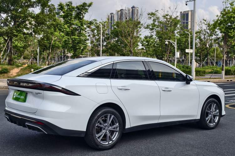 Used Geely Galaxy L6 2025 EM-i 140km Long-Range Version