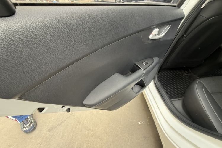 Used Kia K3 2020 1.5L CVT New Sharp Edition with Sunroof Interior 3