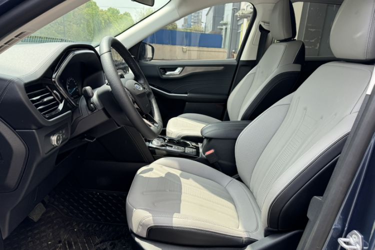 Used Ford Escape 2020 EcoBoost 245 Two-Wheel-Drive Titanium Edition Interior 5