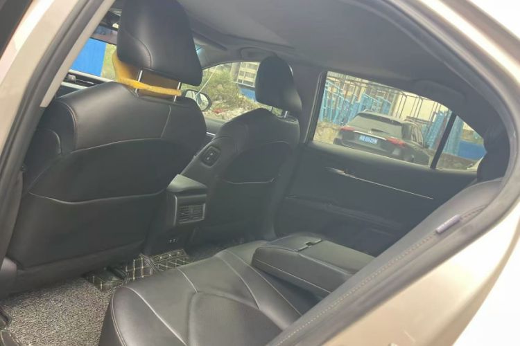 Used Toyota Camry 2019 2.0G Luxury Edition China V Standard Interior 3