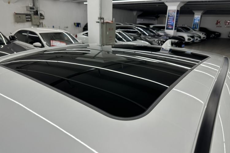 Used Honda Vezel 2022 1.5L CVT Elite Smart Edition Exterior 8