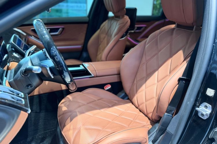 Used Mercedes-Benz Maybach S-Class 2021 S 480 4MATIC Interior 8