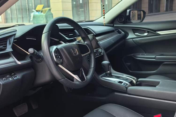 Used Honda Civic 2019 220TURBO CVT Dynamic Edition China VI Interior 2