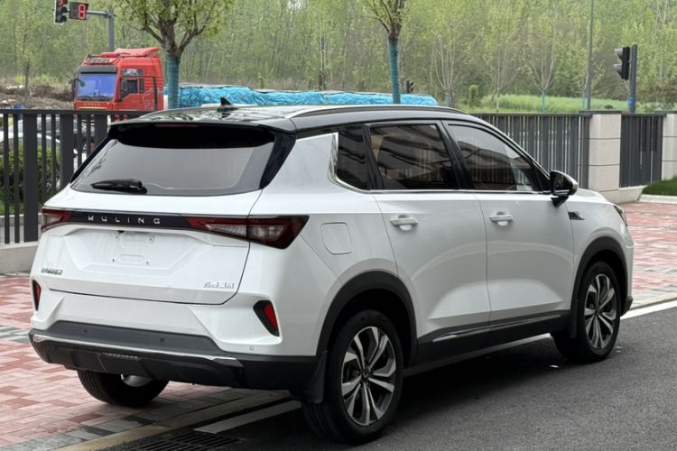 Used Wuling Asta 2021 1.5T CVT Starlight Edition Exterior 12