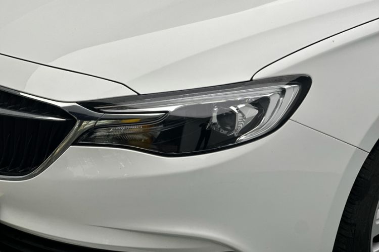 Used Buick GT 2021 Revised Version Flagship 1.5L Automatic Elite Edition Left Front Headlight