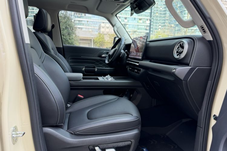 Used Tank 300 New Energy 2025 Hi4-T Interior 6