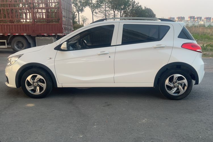 Used Baojun 310 2016 1.2L manual Comfort trim level