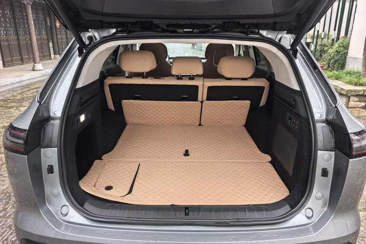 Used EXEED Star Era ET 2024 Range-Extended 200 Pro Trunk