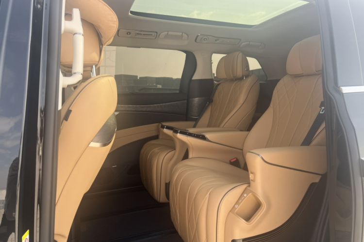 Used Denza D9 2024 EV 620 Premium Model