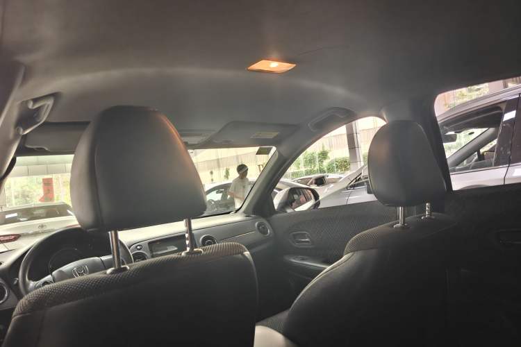 Used Honda XR-V 2017 1.5L LXi CVT Classic Edition Interior 2