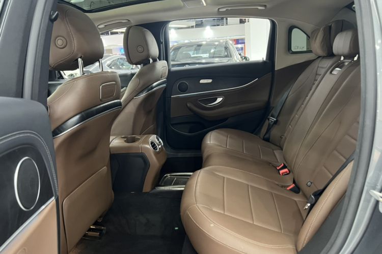 Used Mercedes-Benz E-Class 2019 E 200 L Sport Edition Interior 6