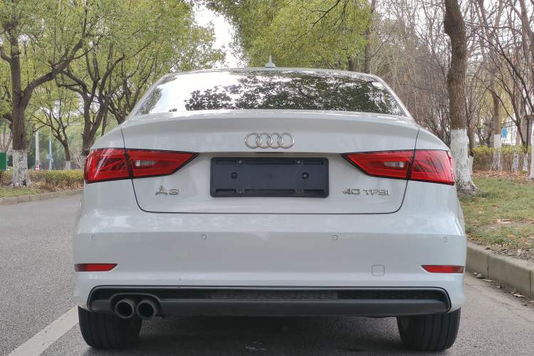 Used Audi A3 2014 Limousine 40 TFSI S line Comfort Model