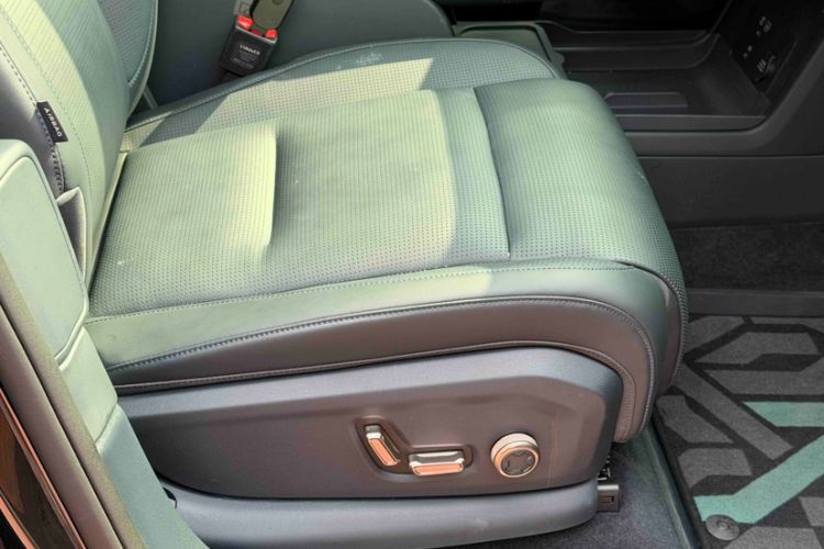 Used Lynk & Co 900 2025 2.0T Exploration Edition
